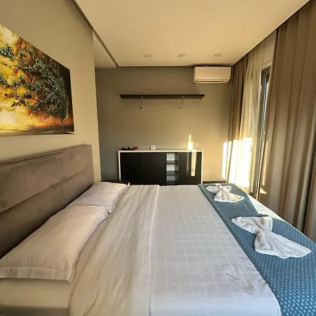 Old Bazaar 티라나