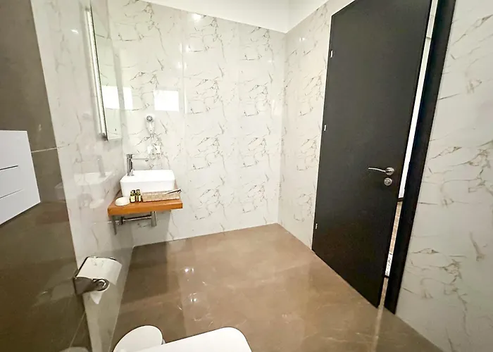 Old Bazaar Inn Tirana